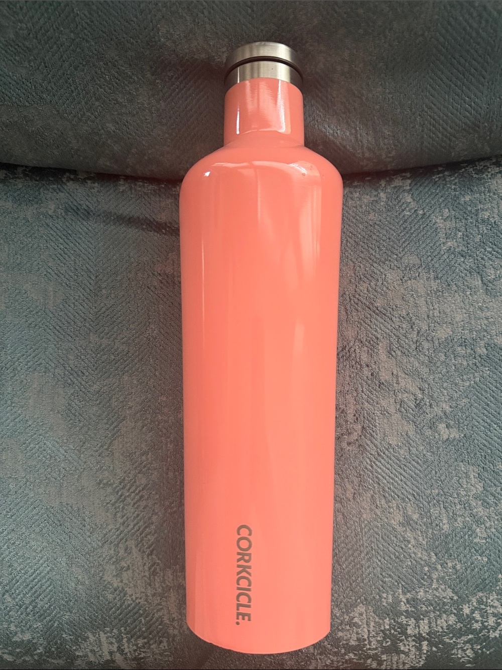Corkcicle 25 oz canteen peach echo color water bottle nwot
